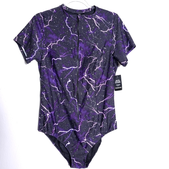 Torrid Black Lightning Streaks Rash Guard Swimsuit Size 1. 14-16 - Picture 1 of 10